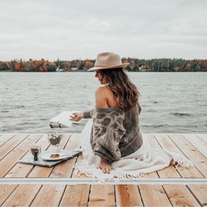 Meet your Posher, Isa